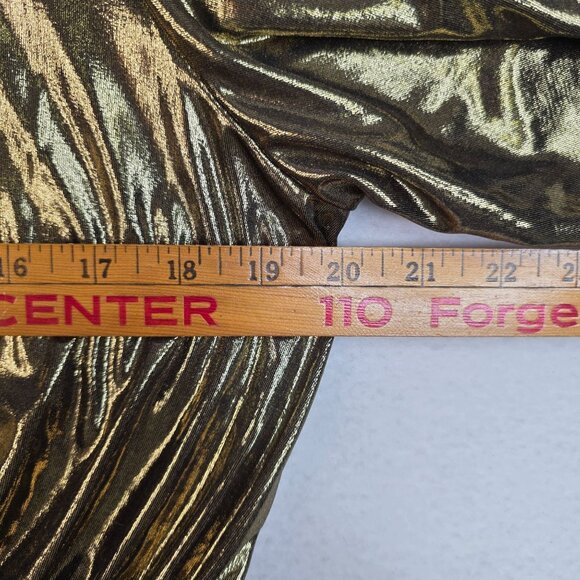 Torrid 1X Liquid Shine Gold Surplice Peplum Top Metallic NYE Holiday Party New - Picture 6 of 8